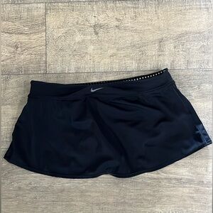 Nike Black and White Patterned Skirt EUC